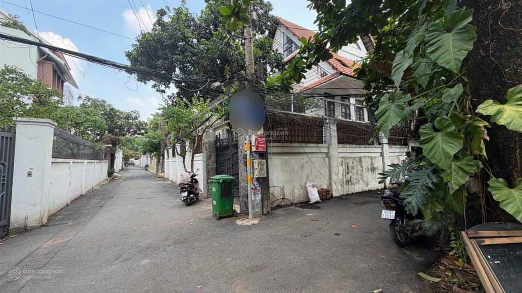 Cho thuê nhà 2mt hẻm 8m đường quốc hương, 18x18, 300m², 2 lầu, 5pn, 125 triệu/tháng