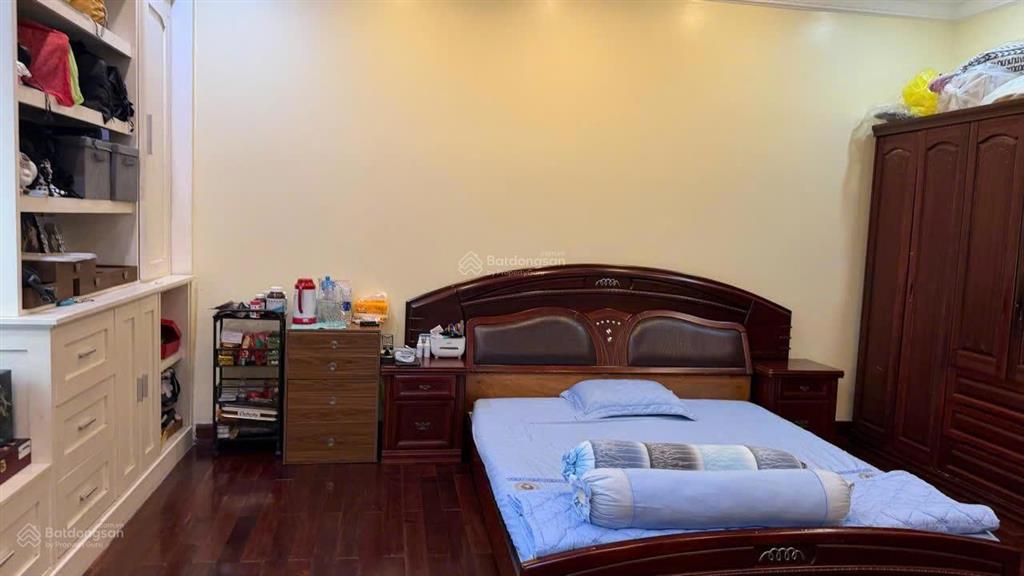 Bán nhà 2mt thái thuận, 12x20, 227m2, 1 hầm, 3 tầng, 4pn, 85 tỷ