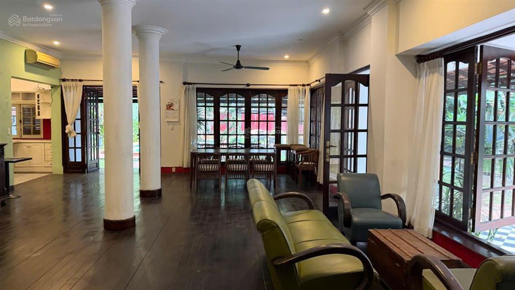 Cho thuê villa xuân thủy, 1400m², 1 lầu, 4pn, 4wc, có hồ bơi, 260 triệu/tháng