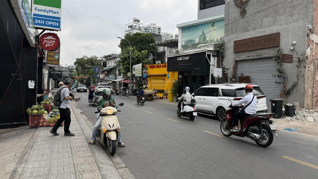 Bán nhà 2mt 24b xuân thủy, 11x33, 329m2, gần nguyễn văn hưởng, 110 tỷ