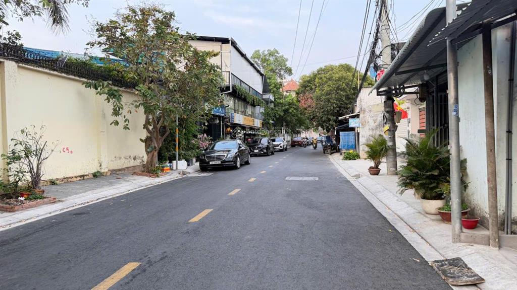 Bán đất đường trần lựu, gần chợ đo đạc, 13.5x16.5, 224m2, 37 tỷ