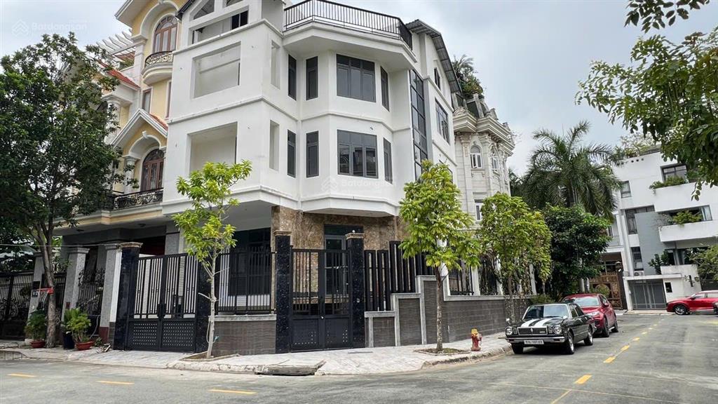 Bán nhà 2mt gần trần não, 12x16, 162m2, 1 hầm, 4 tầng, 63 tỷ
