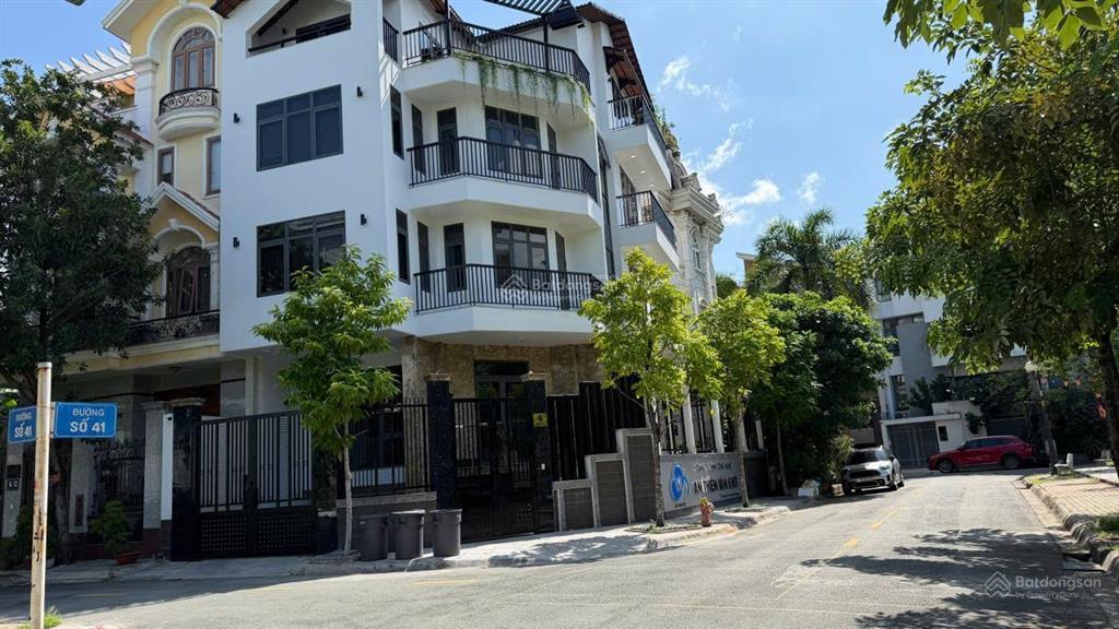 Bán nhà 2mt gần trần não, 12x16, 162m2, 1 hầm, 4 tầng, 63 tỷ