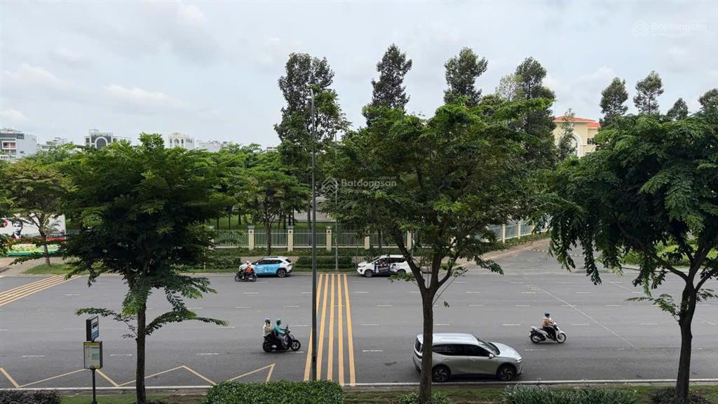 Bán căn hộ duplex vista verde, 350m2, 6pn, 6wc, 1 trệt, 1 lầu, 23.8 tỷ