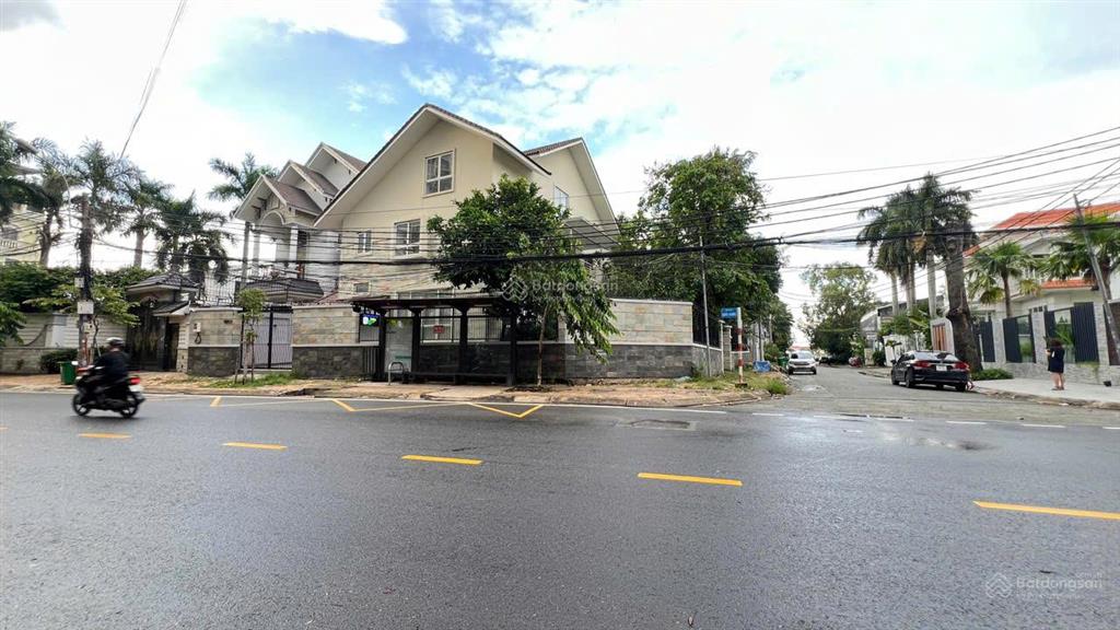 Bán nhà góc 2mt 189c1 nguyễn văn hưởng, 20x30, 629m2, 2 lầu, 220 tỷ