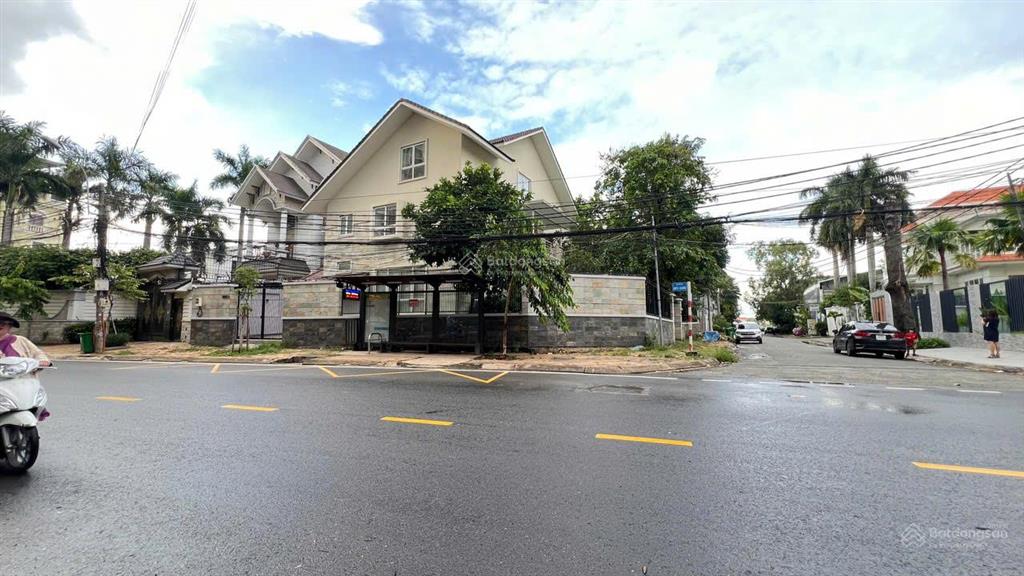 Bán nhà góc 2mt 189c1 nguyễn văn hưởng, 20x30, 629m2, 2 lầu, 220 tỷ