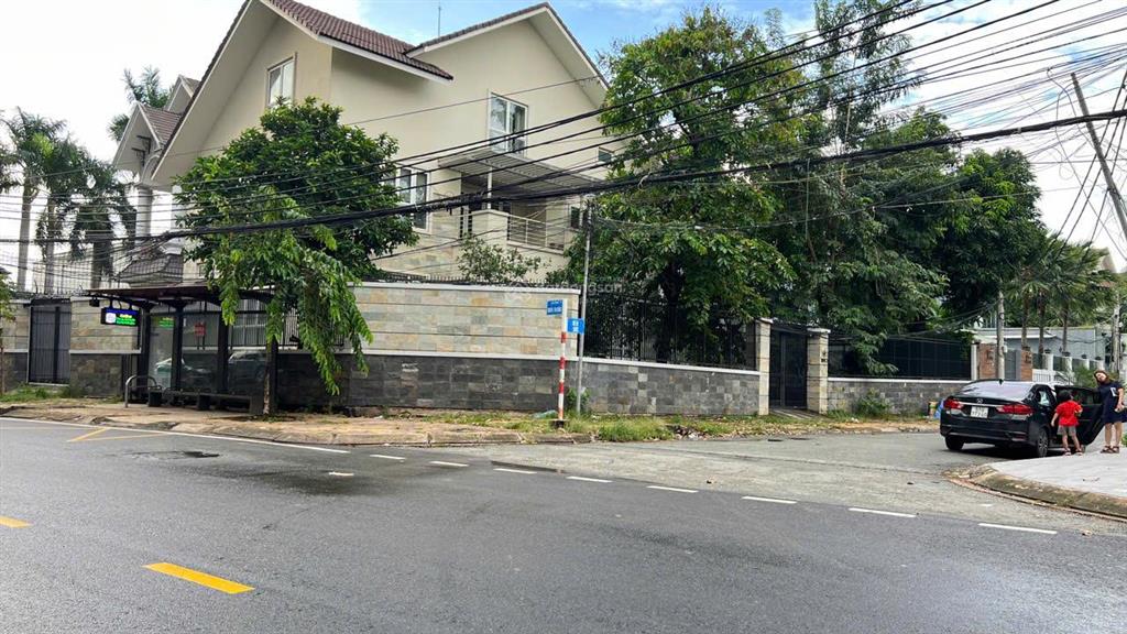 Bán nhà góc 2mt 189c1 nguyễn văn hưởng, 20x30, 629m2, 2 lầu, 220 tỷ