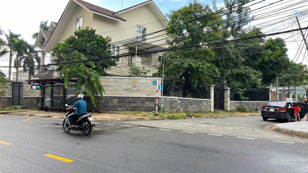 Bán nhà góc 2mt 189c1 nguyễn văn hưởng, 20x30, 629m2, 2 lầu, 220 tỷ