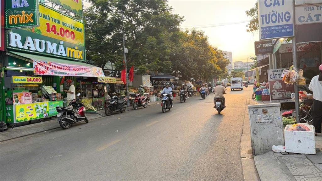 Bán nhà 2mt 24b xuân thủy, 11x30, 330m2, 2mt trước sau rất đẹp, 100 tỷ