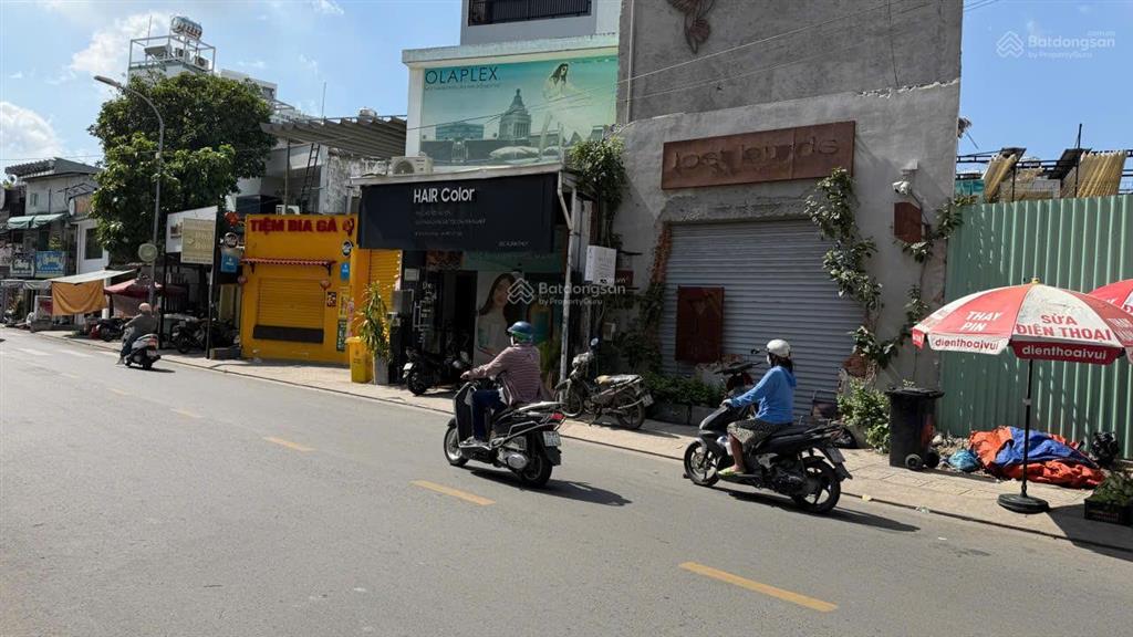 Bán nhà 2mt 24b xuân thủy, 11x30, 330m2, 2mt trước sau rất đẹp, 100 tỷ