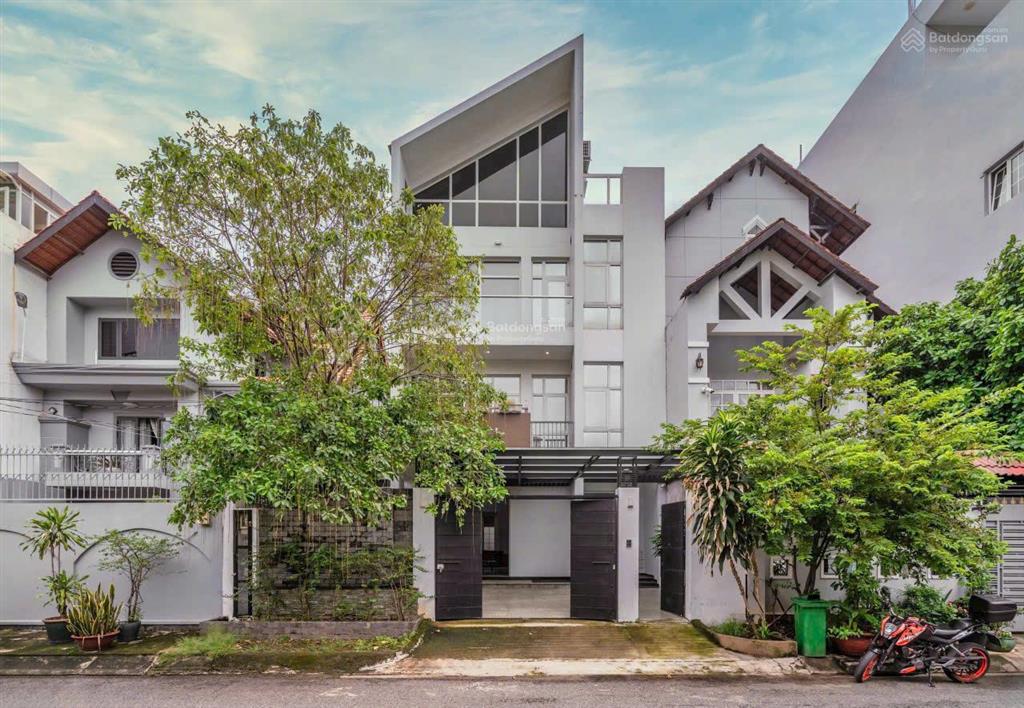 Cho thuê nhà hẻm 216 nguyễn văn hưởng, 10x22, 2 lầu, st, 5pn, nhà đẹp, 110tr/tháng