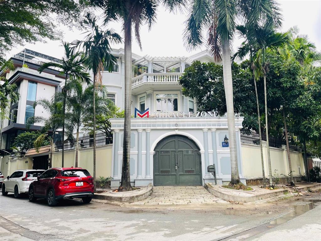 Cho thuê villa hẻm 204 nguyễn văn hưởng, 20x25, 1 hầm 3 tầng, 130 triệu/tháng