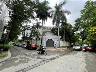 Cho thuê villa hẻm 204 nguyễn văn hưởng, 20x25, 1 hầm 3 tầng, 130 triệu/tháng