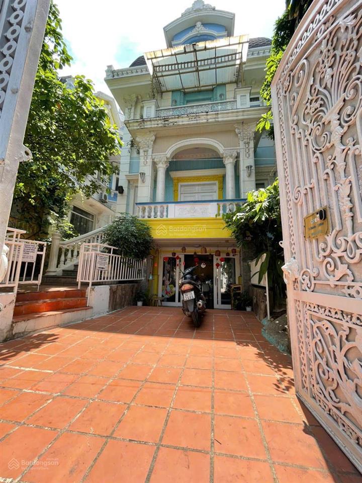 Cho thuê nhà 2mt lê thước, 20x25, 4 tầng, 300 triệu/tháng