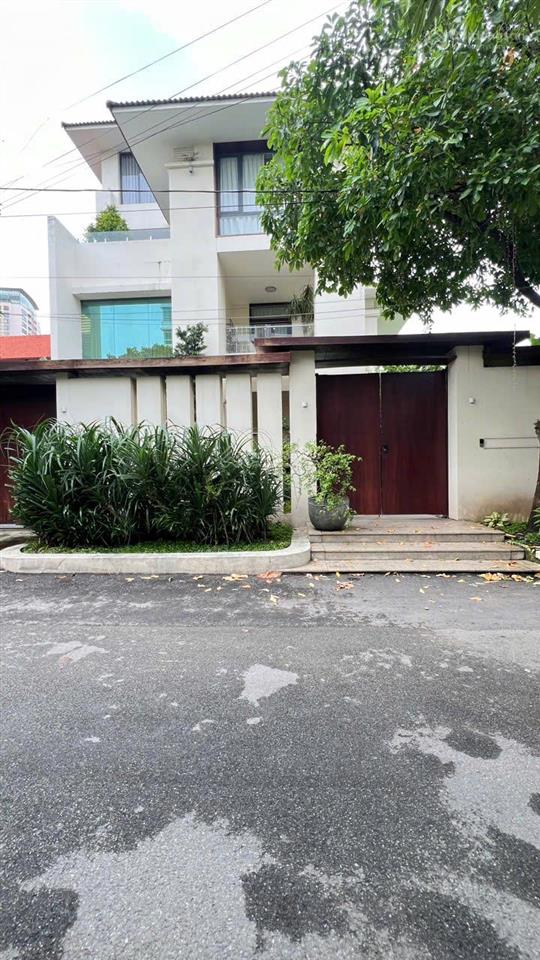 Bán nhà nguyễn văn hưởng, 15x25, 350m2, 1 hầm, 2 lầu, st, 5pn, 5wc, nhà đẹp, 110 tỷ