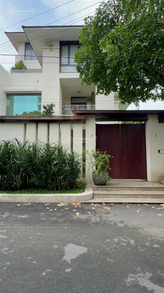 Bán nhà nguyễn văn hưởng, 15x25, 350m2, 1 hầm, 2 lầu, st, 5pn, 5wc, nhà đẹp, 110 tỷ