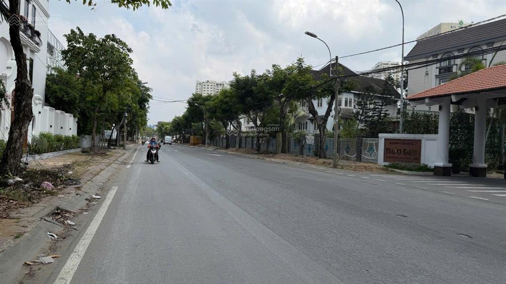 Bán nhà 2mt sông nguyễn văn hưởng, 20x26, 1200m2, 4 tầng, 400 tỷ