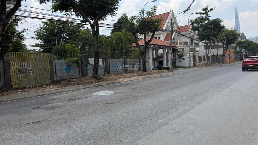 Bán nhà 2mt sông nguyễn văn hưởng, 20x26, 1200m2, 4 tầng, 400 tỷ
