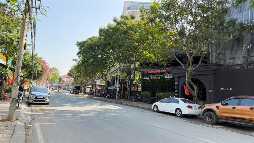 Bán nhà mt nguyễn văn hưởng, 43x51, 2043m2, hđt 900tr/t, 720 tỷ
