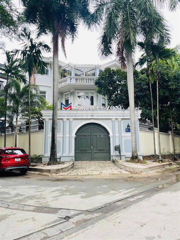 Cho thuê nhà nguyễn văn hưởng, 20x25, 1 hầm 3 tầng, 130 triệu/tháng