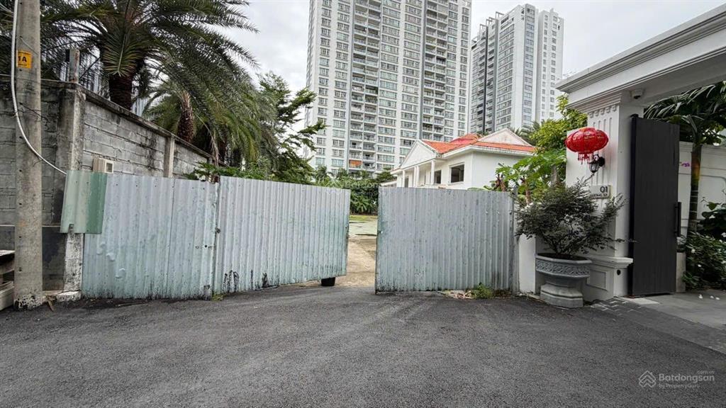 Bán đất đường quốc hương, 27x67, 1750m2 có 1240m2 thổ cư, 235 tỷ