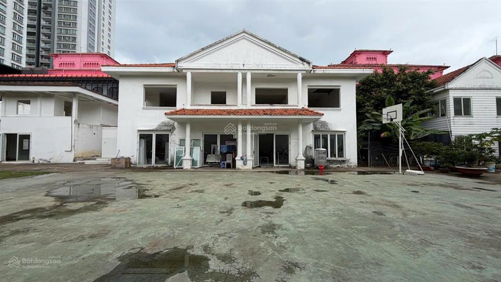 Bán đất đường quốc hương, 27x67, 1750m2 có 1240m2 thổ cư, 235 tỷ