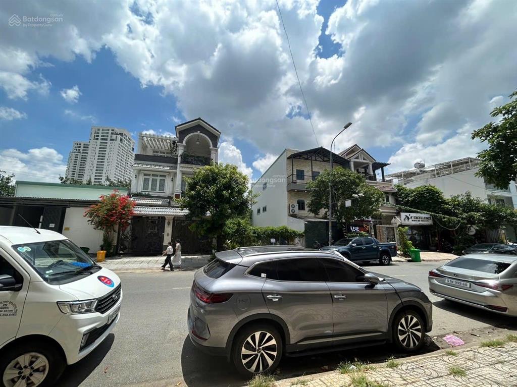 Bán đất mt đường số 7, gần song hành và trần não, 7.5x20, 150m2, 36 tỷ