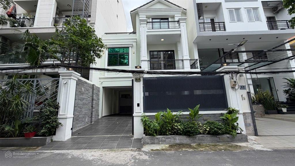 Bán nhà nguyễn văn hưởng, 8,5x18, 4 tầng, 4pn, nhà đẹp, 45 tỷ