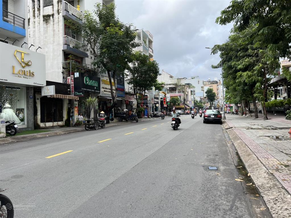 Bán nhà mt vườn lài, 4x17, 66m2, 1 lầu, gần luỹ bán bích, 13,5 tỷ