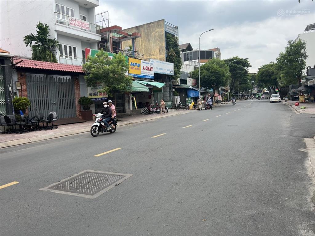 Bán nhà mt 2020a tân hương, 8x20, 160m2, cấp 4, 33 tỷ