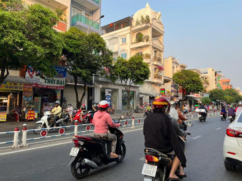 Bán nhà 2mt nguyễn sơn, 5.2x18, 90m2, 3 lầu, st, 6pn, 6wc, nhà đẹp, 23 tỷ