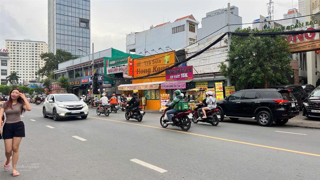 Bán nhà mt 1 nguyễn gia trí, 20x30, 611m2, nhà cấp 4, 330 tỷ