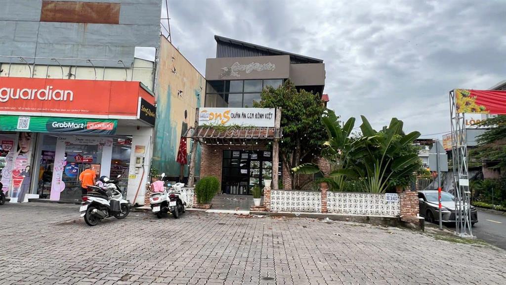 Bán nhà 2mt trần não, 10x20, 200m2, gần vòng xoay nguyễn văn hưởng, 130 tỷ