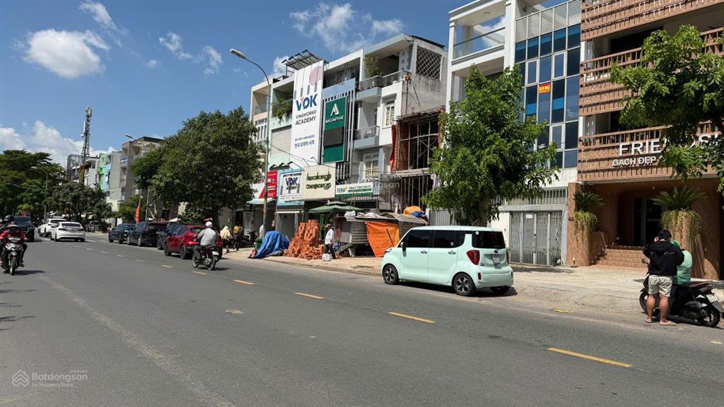 Bán nhà mt nguyễn hoàng, 4x20, 80m2, 1 hầm, 4 tầng, gần lương định của, 26 tỷ