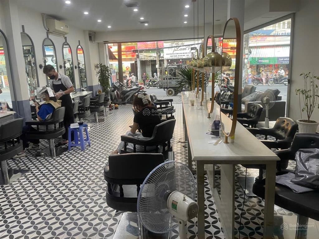 Cho thuê nhà 1 trệt 2 lầu góc 2 mặt tiền đường phạm văn thuận ngay chợ tam hiệp giá 22tr/tháng