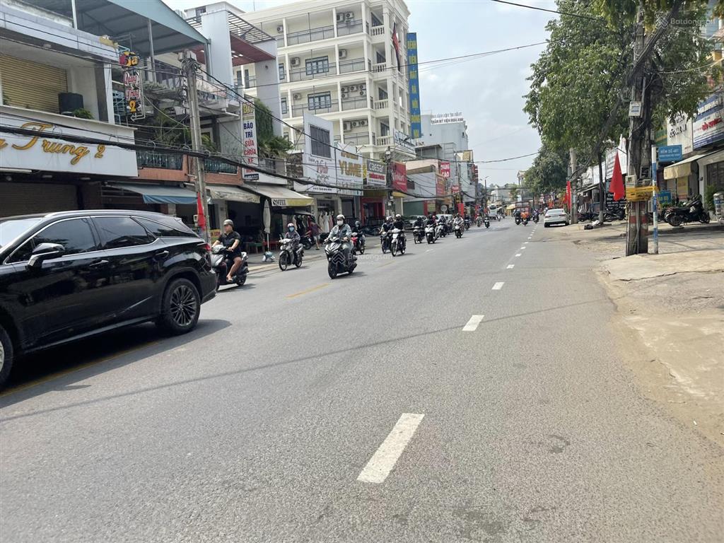 Cho thuê nhà 1 trệt 2 lầu góc 2 mặt tiền đường phạm văn thuận ngay chợ tam hiệp giá 22tr/tháng