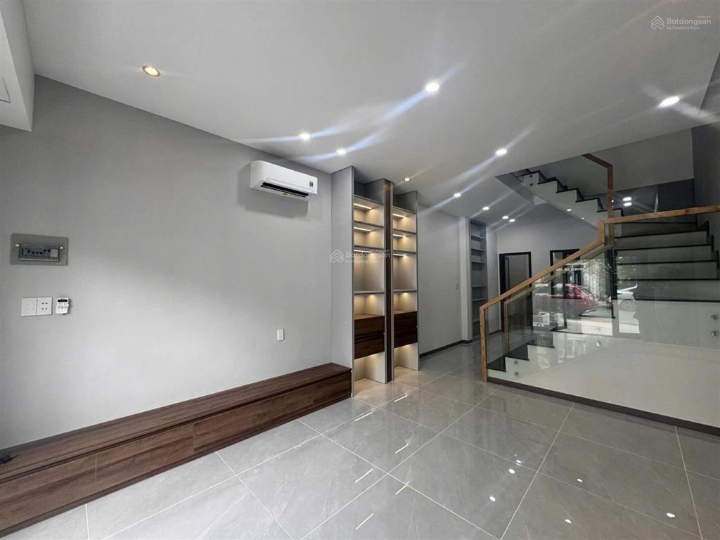 Chính chủ cần bán nhà mặt tiền nguyễn thành phương sát bên chợ hà huy giáp p. thống nhất giá 5 tỷ