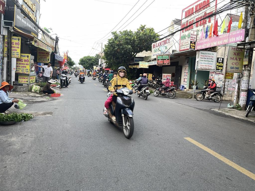 Chính chủ cần bán nhà 2 mặt tiền gần ngã tư chợ phú thọ đường nguyễn khuyến p.trảng dài dt 528m2