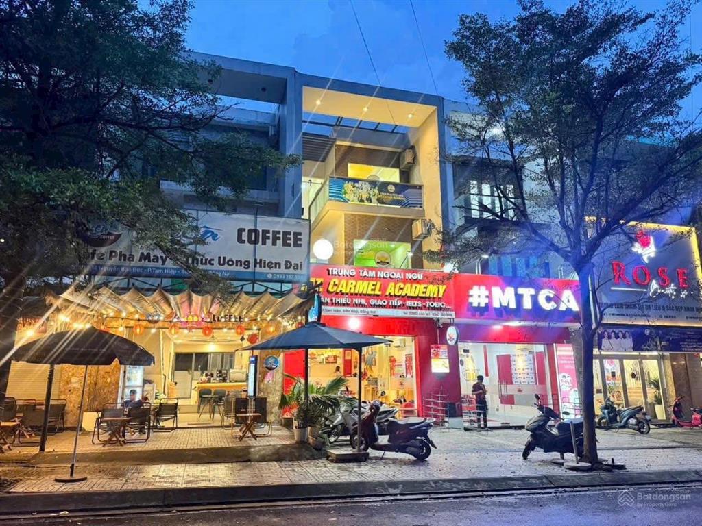 Bán nhà 1 trệt 2 lầu mặt tiền kinh doanh sầm uất gần chợ lý văn sâm, gần đồng khởi phường tam hiệp