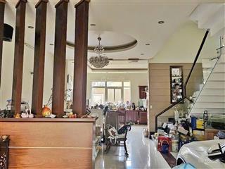 Chính chủ cần bán nhà 1 trệt 2 lầu và sân thượng mặt tiền nguyễn thành phương dt 6x21 gần aeon mall
