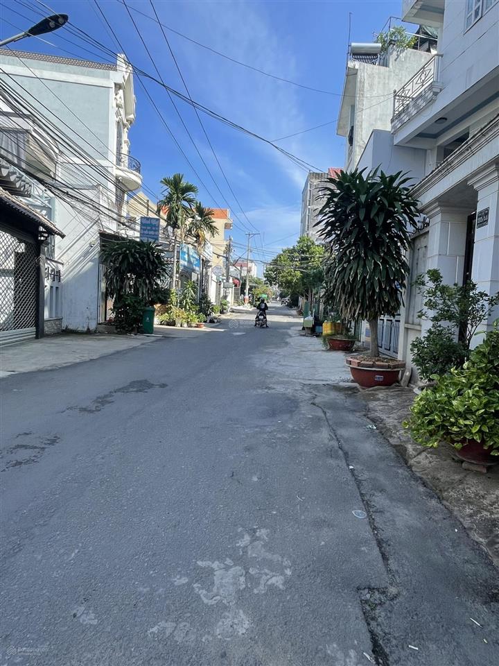 Chính chủ cần bán gấp nhà 1 trệt 1 lầu gần đồng khởi, gần chợ lý văn sâm, đường 8m, dt 9,5x40