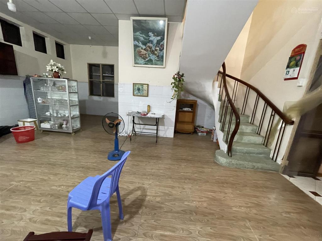 Chính chủ cần bán gấp nhà 1 trệt 1 lầu gần đồng khởi, gần chợ lý văn sâm, đường 8m, dt 9,5x40