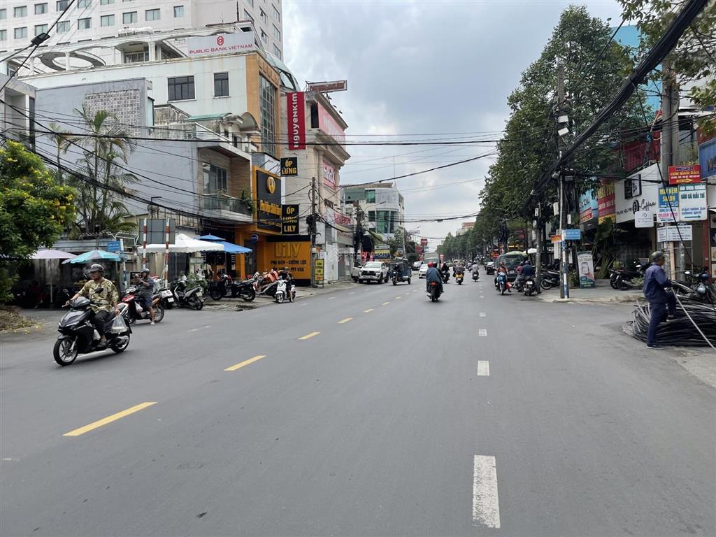 Chính chủ cần bán lô đất biệt thự 8x15 đường nhựa 2 ô tô gần ngã tư vincom giá chỉ 6 tỷ 400tr