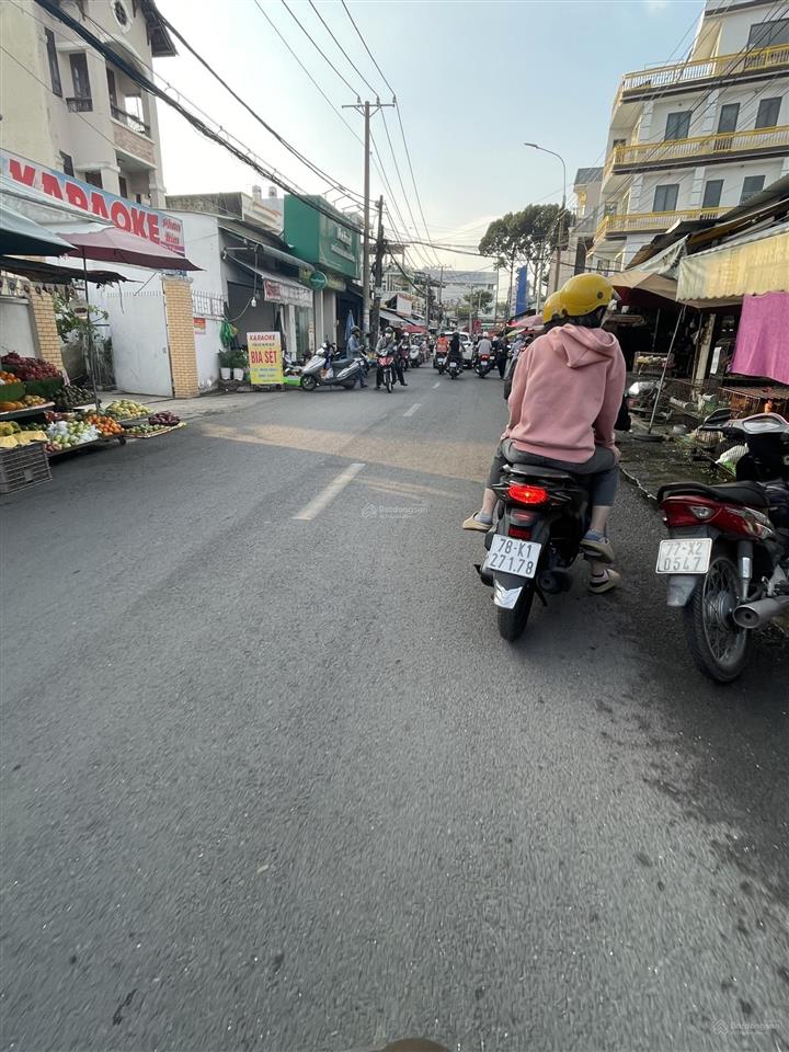 Cần bán nhà mặt tiền kinh doanh lý văn sâm gần đồng khởi dt đẹp 8,5x23 giá tốt 11,8 tỷ