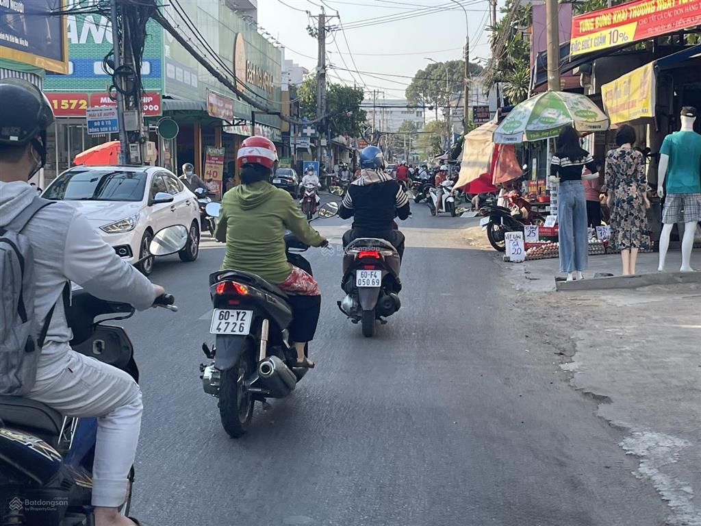 Cần bán nhà mặt tiền kinh doanh lý văn sâm gần đồng khởi dt đẹp 8,5x23 giá tốt 11,8 tỷ