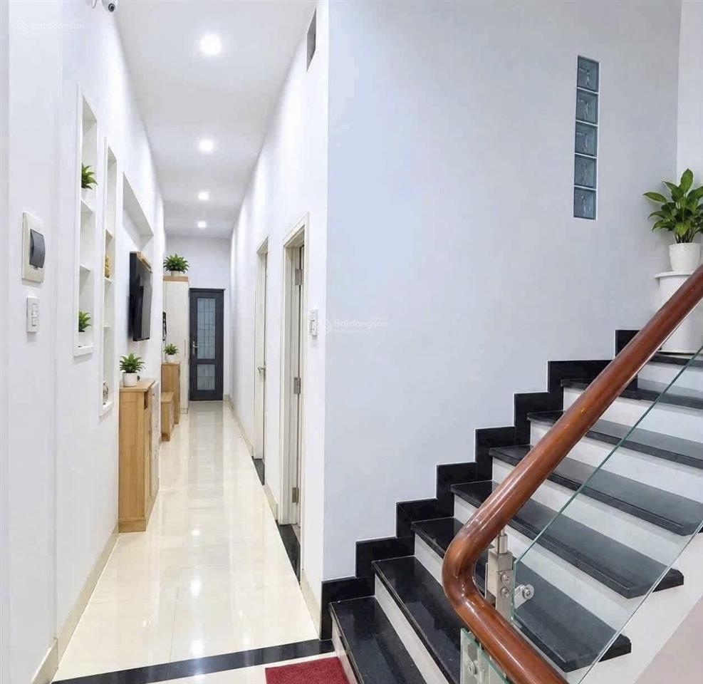 Chính chủ cần bán nhà 1 trệt 2 lầu mặt tiền phạm văn thuận gần vincom giá chỉ 7 tỷ 600tr
