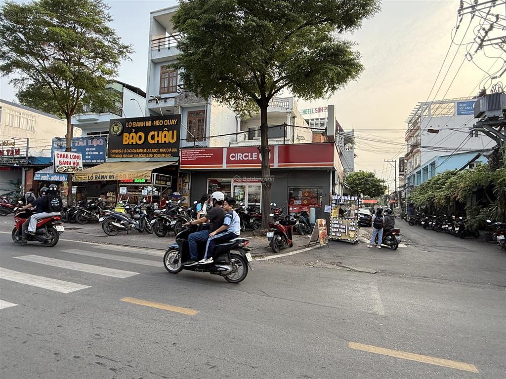 Bán gấp nhà 5 tầng chủ đi định cư nước ngoài