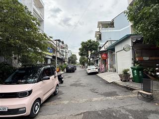 Bán nhà trọ .. đường số 9 linh trung diện tích 200 m2 .. giá 13 tỷ 500