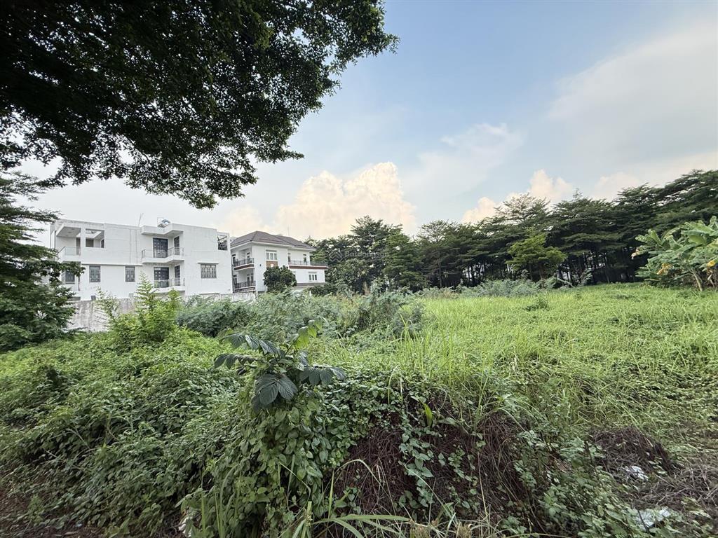 Bán gấp lô đất 200 m² khu dự án nam long phước long b