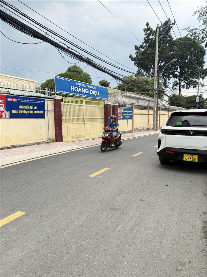 Bán gấp căn nhà cấp 4 + 2 phòng trọ hxh đường số 8 linh trung
